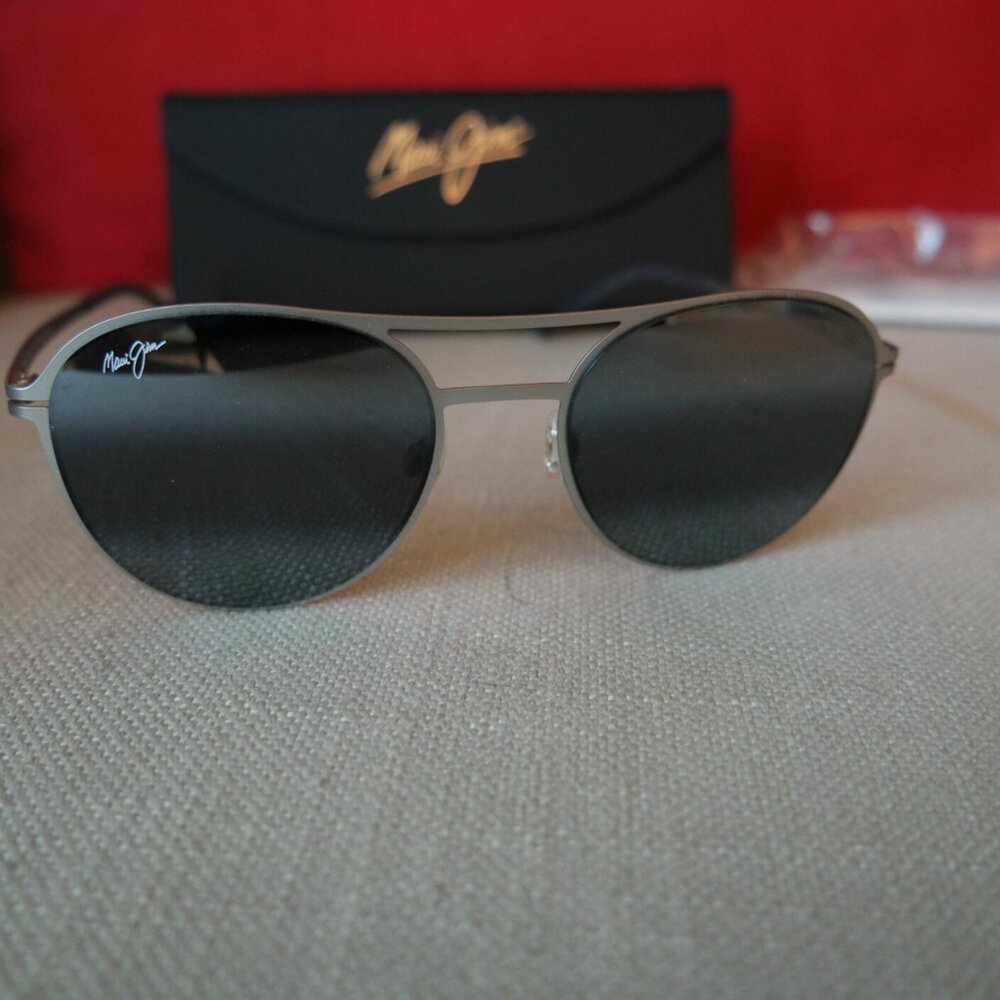 Maui Jim Half Moon Polarized Sunglasses in Titanium Frame w/Grey Mirror Aviator